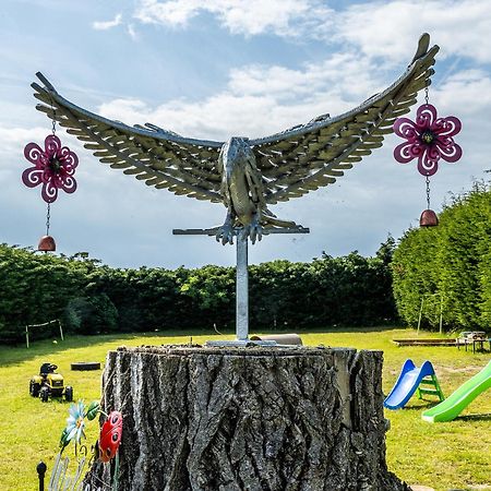 Upside Down House - Sleeps Up To 6 Guests - Great For Family And Friends Gatherings,Corporate Events ,Near Sherwood Forest At Fairview Farm In Nottingham Set In 88 Acres 외부 사진