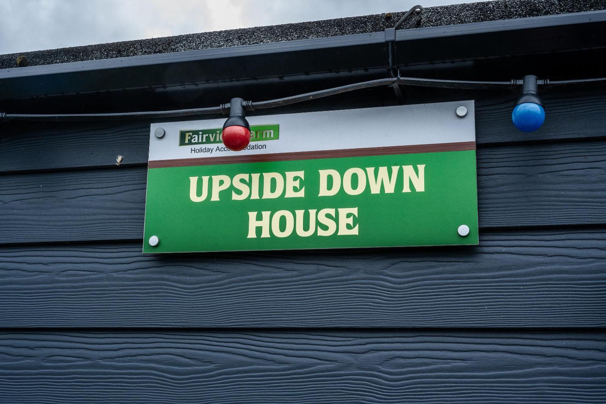 Upside Down House - Sleeps Up To 6 Guests - Great For Family And Friends Gatherings,Corporate Events ,Near Sherwood Forest At Fairview Farm In Nottingham Set In 88 Acres 외부 사진